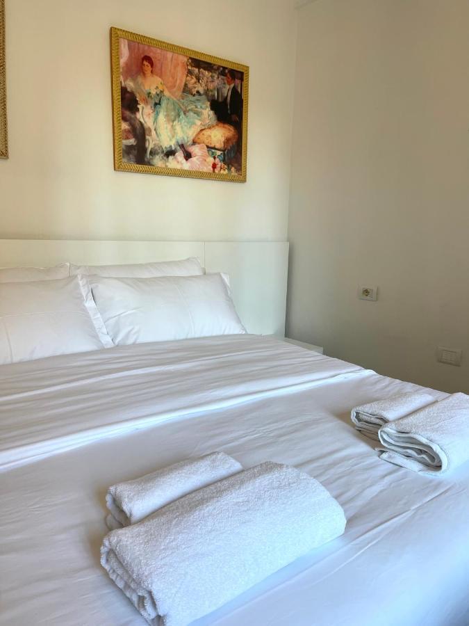Apartment In The New Bazaar Of Tirana - Hana Blu Extérieur photo