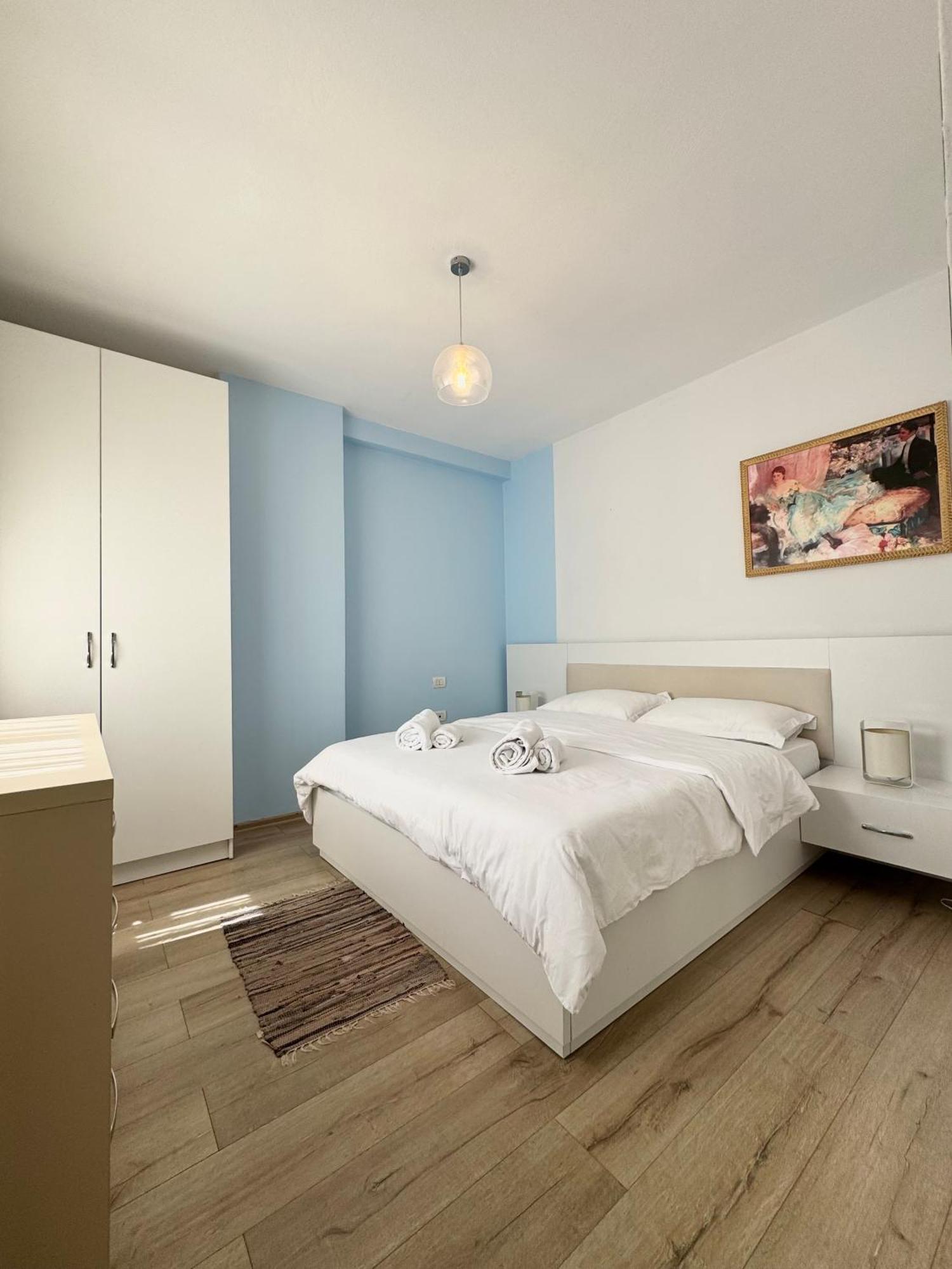 Apartment In The New Bazaar Of Tirana - Hana Blu Extérieur photo