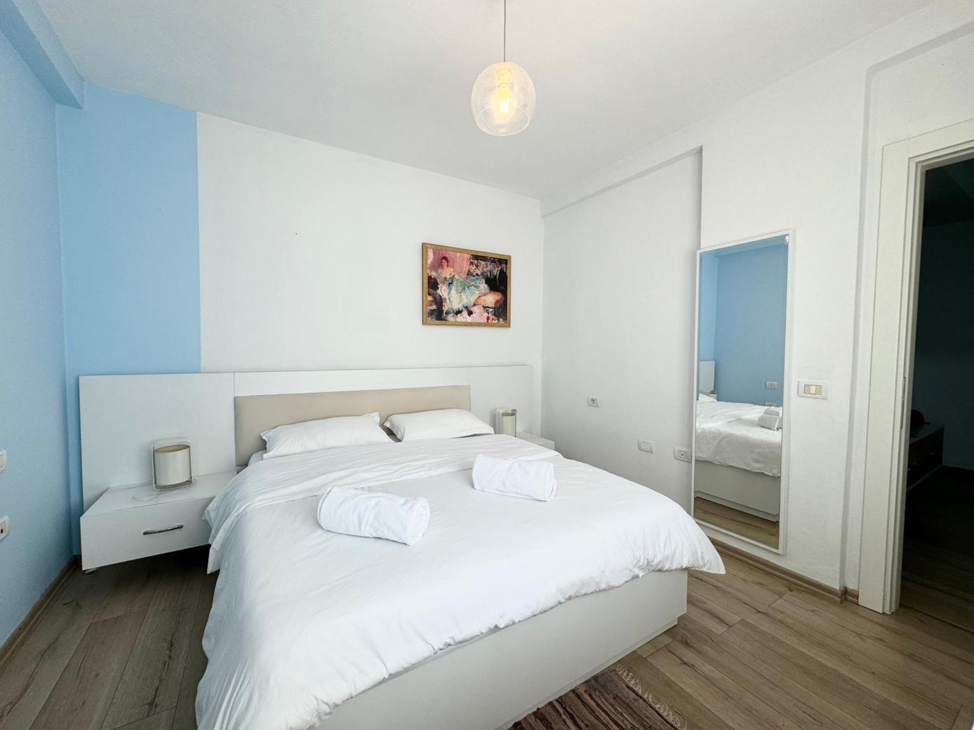 Apartment In The New Bazaar Of Tirana - Hana Blu Extérieur photo