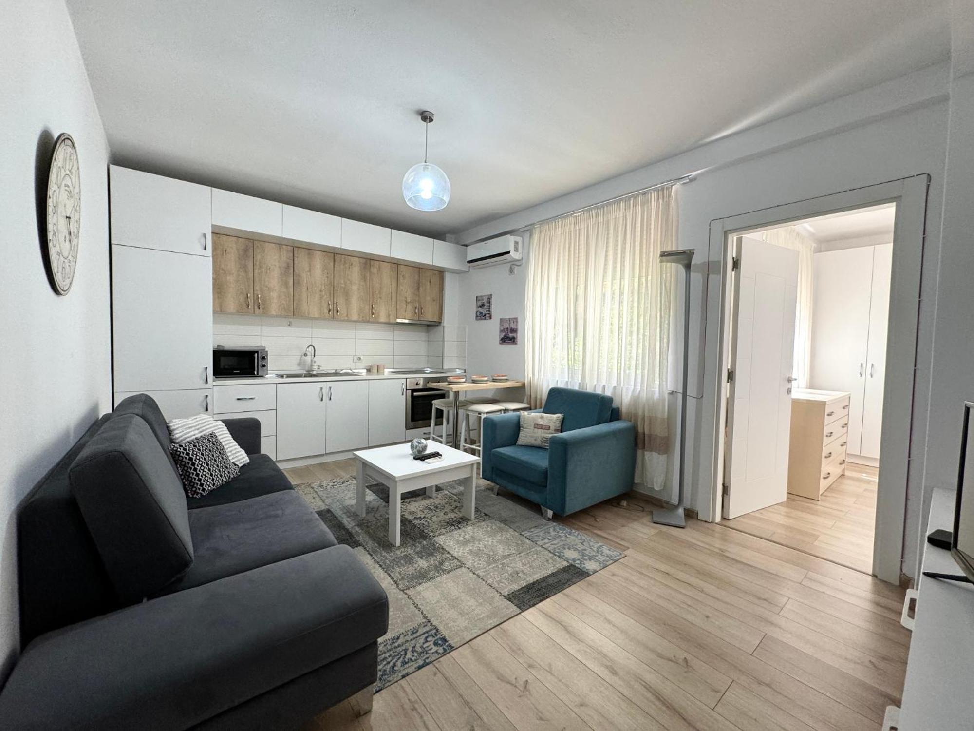 Apartment In The New Bazaar Of Tirana - Hana Blu Extérieur photo