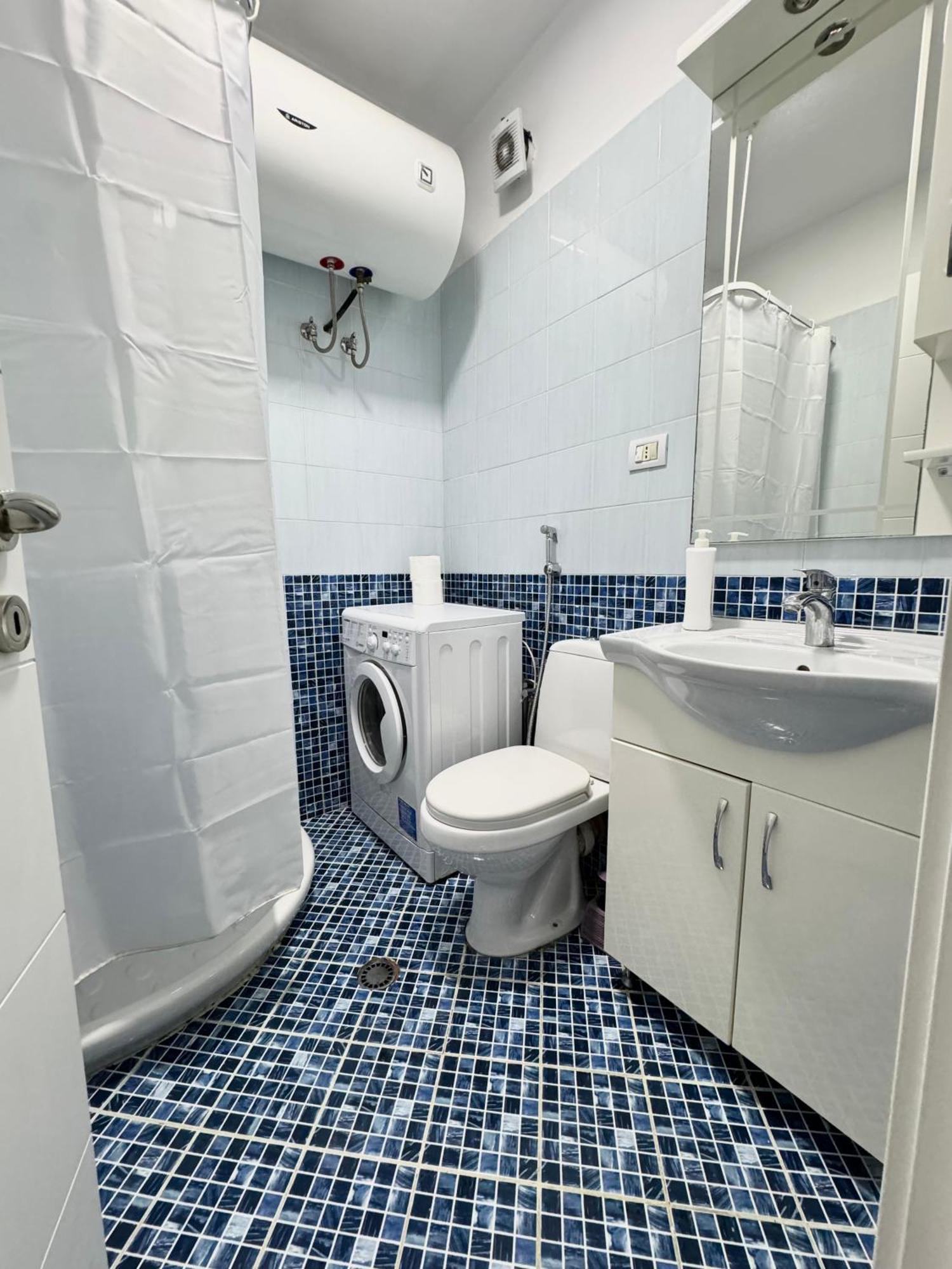 Apartment In The New Bazaar Of Tirana - Hana Blu Extérieur photo